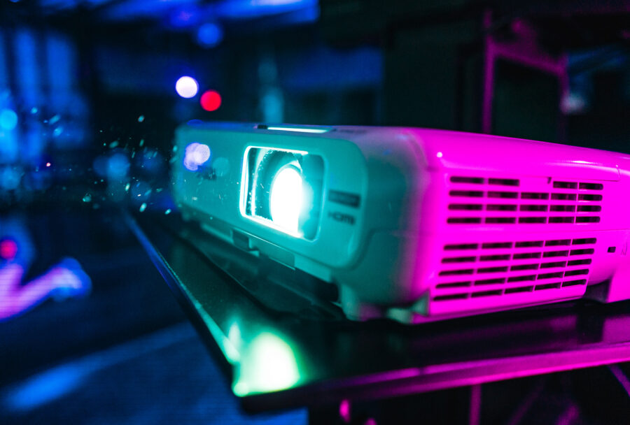 proyectores-baratos-900x608 PROYECTOR 3LCD INFOCUS IN1034