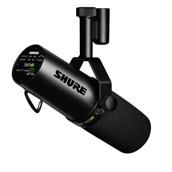 SM7dB: Micrófono dinámico para voces con preamplificador activo.
